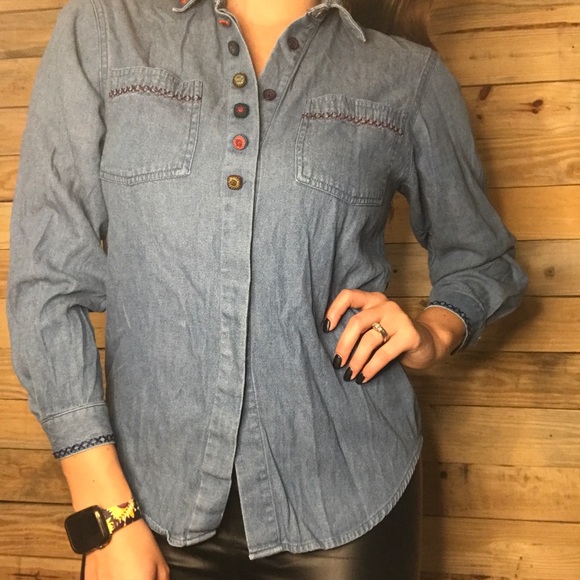VINTAGE | Denim embroidered button up jean shirt women’s size small - Picture 3 of 8